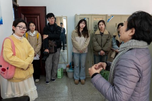 江蘇師范大學(xué)傳媒與影視學(xué)院以光影傳遞黨員溫度